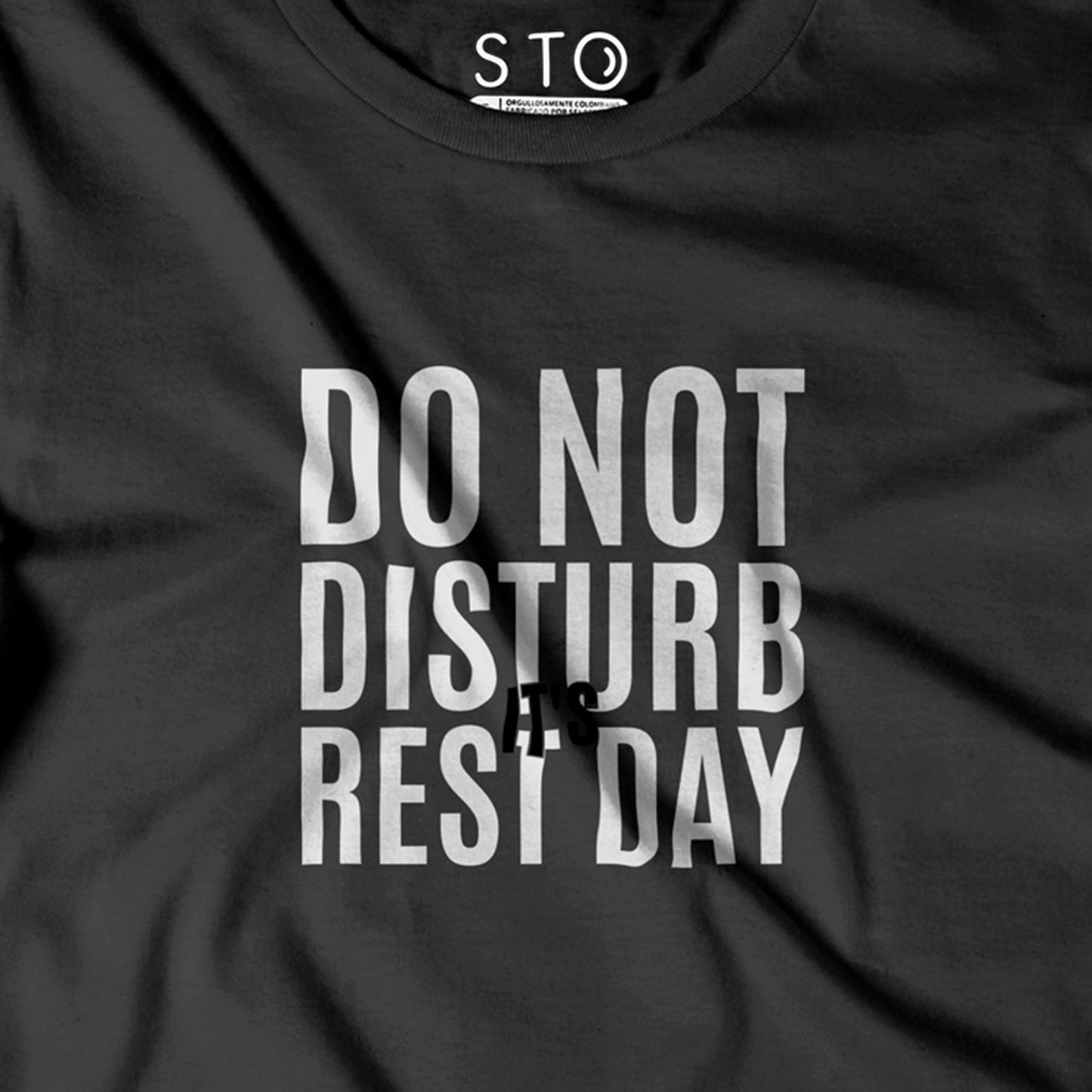 Camiseta Estampada Hombre | Do Not Disturb It's Rest Day